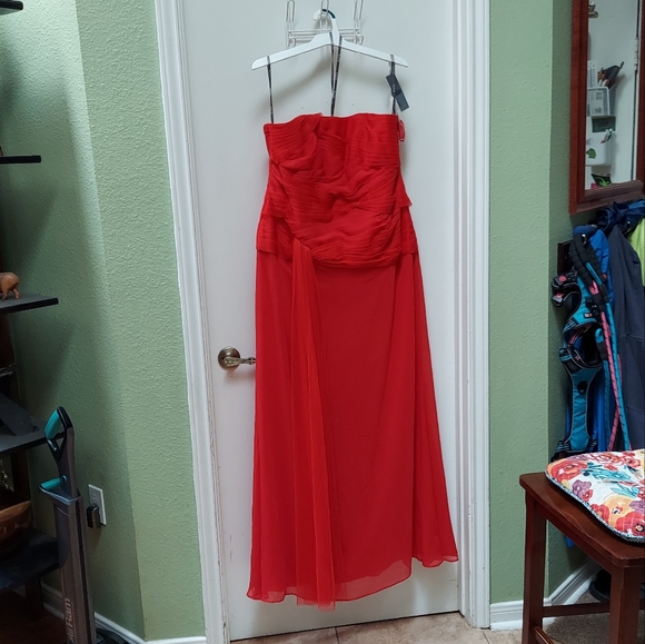 Women's Red Vera Wang Bridesmaid Formal Prom Dress Size 16 - Picture 1 of 5